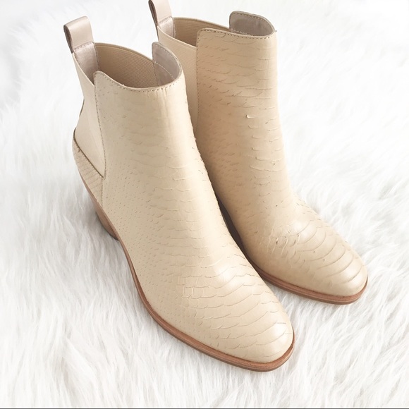 Pour la Victoire | beige snakescale leather boots - Picture 3 of 8